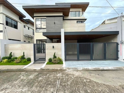 SLEEK CHIC STYLE HOUSE AND LOT IN BF HOMES PARANAQUE IS FOR SALE on Carousell