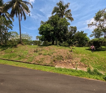 Tagaytay Highlands Lot For sale with Country Club Package deal on Carousell