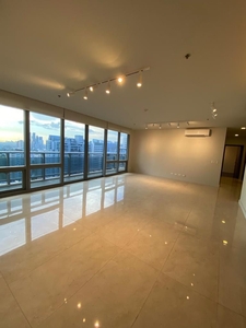 The Suites BGC 3 bedroom unit for RUSH RENT unfurnished on Carousell