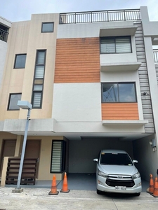 TOWNHOUSE FOR SALE‼️
205 Santolan by Rockwell