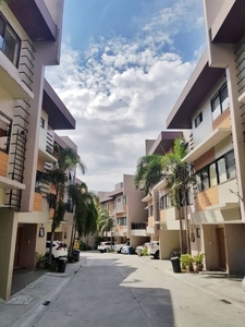 Townhouse for sale in Alvendia Rockwell