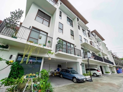 Townhouse/House and Lot for Sale in Cubao