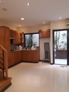 Townhouse Unit for Rent along Greenmeadows Avenue Quezon City on Carousell