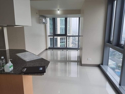 TWO BEDROOM FOR RENT IN GLOBAL PLAZA TOWER IN EASTWOOD CITY on Carousell