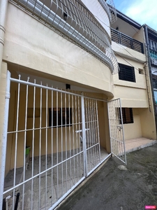 Unbeatable Deal! Own Your Dream 3-Storey 3 BEDROOM 3 TOILET TOWN HOUSE AND LOT in Brgy Malamig