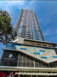 Uptown Ritz Condo in Bgc For sale on Carousell