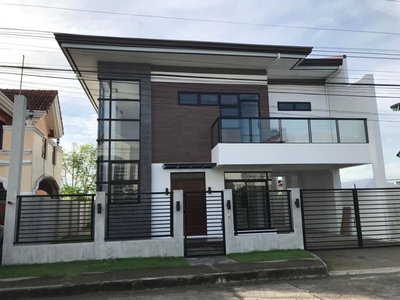For Sale 5 Bedroom Beach Front House & Lot in Corona Del Mar Talisay City Cebu