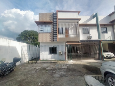 Townhouse For Sale In Barangay 3, Calamba