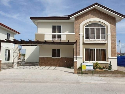 House For Sale In Macabacle, Bacolor
