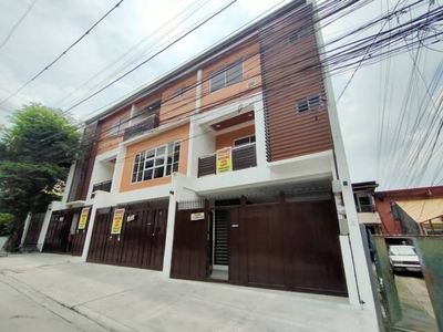 Townhouse For Sale In Pinyahan, Quezon City