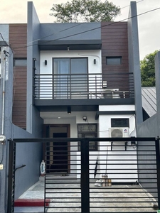 Modern Townhouse for sale in La Colina Subd., Marikina Heights