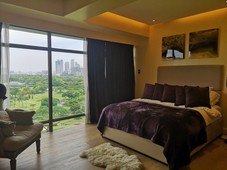 Best Deal Golf View 1Bedroom Loft For Sale at Global City Taguig