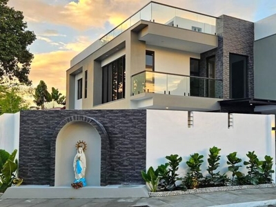 Crystal Oasis and its Modern Design Charm. Corner House in BF Homes Paranaque