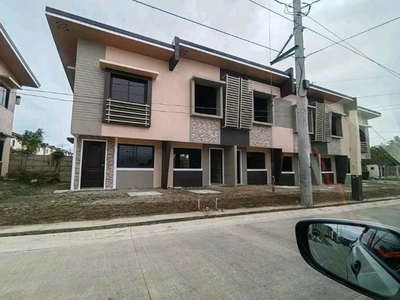 Townhouse For Sale In Panungyanan, General Trias