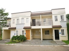 3 bedroom house with balcony and parking