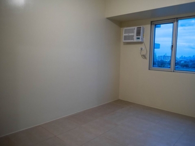 AVIDAARCA07XXT3 For Rent Semi Furnished 1BR Unit with Parking at Avida Towers One Union Place on Carousell