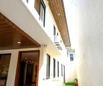 For Lease 4 Bedroom in BF Homes Paranaque City A on Carousell
