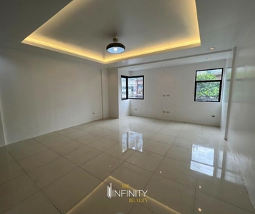 For Sale 3 Bedroom in Mandaluyong Whitehouse on Carousell