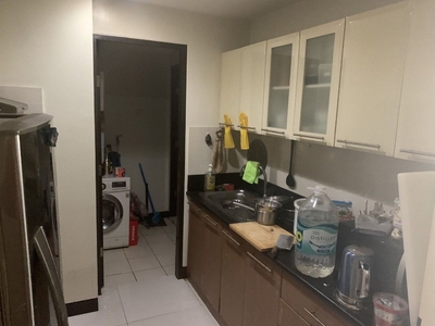 makati one central 1BR rush sale clean title on hand on Carousell