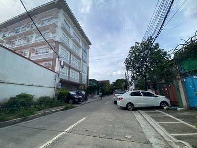 OLD HOUSE AND LOT FOR SALE IN BRGY. PINYAHAN QUEZON CITY 424.10SQM on Carousell