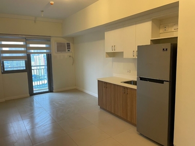 Semi-Furnished Studio Unit FOR SALE in The Vantage at Kapitolyo Pasig City on Carousell