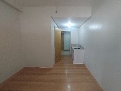 05810-N-359 (Condo unit for sale in SMDC Trees Residences at Quezon City) on Carousell