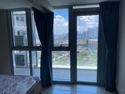 1 bedroom for rent in Uptown Parksuites Tower 2 on Carousell