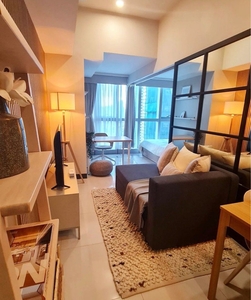 1 bedroom Uptown Parksuites BGC for rent on Carousell