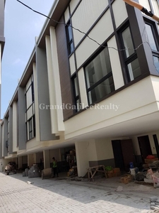 1031C Brand New 2-Car Townhouse For Sale in Banawe