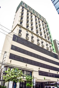 11-Storey Residential/Condominium Building for sale in Poblacion Makati City on Carousell