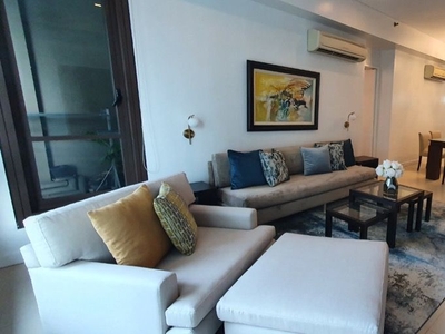 2 bedroom unit in Shang Grand Tower Legaspi Village For Rent on Carousell