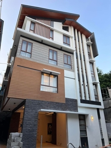 250C Pre-Selling 3 Car Townhouse For Sale in Quiapo