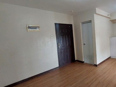 2br condo for rent in lancris residences near airport on Carousell