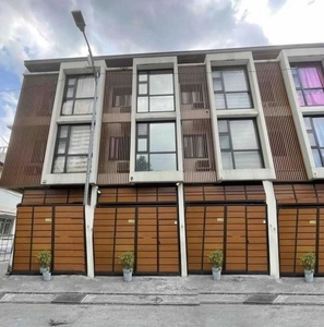 3 Storey 3 Bedroom Townhouse in Sta. Ana Manila For Sale on Carousell