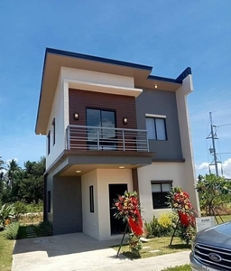 3BR 2TB • FOR SALE HOUSE & LOT IN SENTRINA ALAMINOS