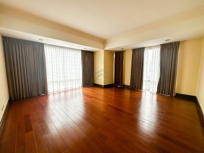 4 Bedroom Unit Semi-Furnished in Discovery Primea For Rent on Carousell