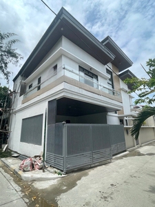 4 bedrooms corner lot house for sale in Greenwoods pasig accessible to bgc taguig makati ortigas on Carousell