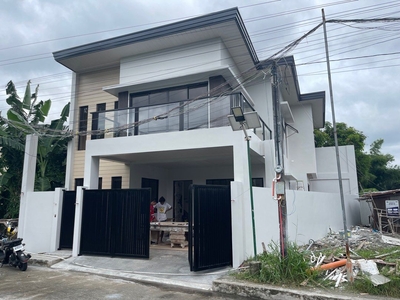 4 bedrooms house for sale in Greenwoods pasig accessible to bgc taguig makati ortigas on Carousell