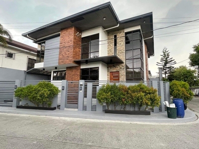 4 bedrooms house for sale in pasig Greenwoods executive village accessible to bgc taguig makati and ortigas on Carousell