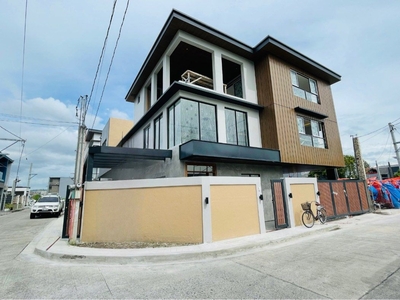5 Bedroom For Sale Modern House with Pool in Greenwoods Exec Vill Pasig on Carousell