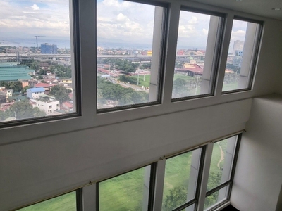 Alabang Condo For Rent Penthouse Unit 2BR 126 SQM with Loop Unfurnished on Carousell