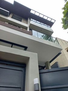 Duplex House and Lot For Sale in Cubao Quezon City on Carousell