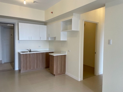 ETF - FOR LEASE: 2 Bedroom Unit in The Vantage at Kapitolyo