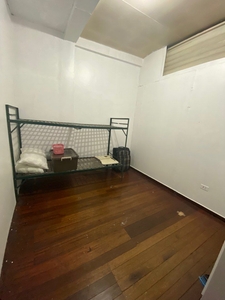 Female bed space for rent on Carousell