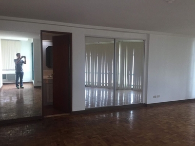 FOR LEASE 2BR Semi-furnished Renaissance 3000 Meralco Avenue Pasig