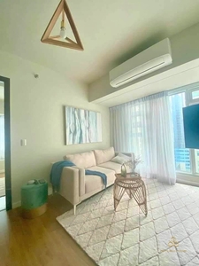 For Rent: 1BR Fully Furnished Condo at Kroma Tower Makati City on Carousell