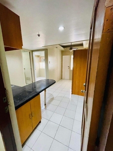 For Rent: Makati Executive 2- 1 Bedroom with Balcony Condo on Carousell