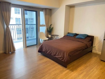 For rent studio fully furnished in One maridien near Finance Center BGC on Carousell