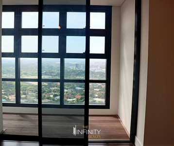 For Sale 2 bedrooms in Ayala Residneces