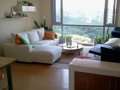 FOR SALE: 2BR Condo with Golf Course Views | Avant at the Fort on Carousell